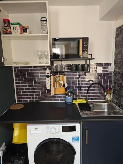 New Studio Flat In Old Street - Zone 1 Apartment London Exterior photo
