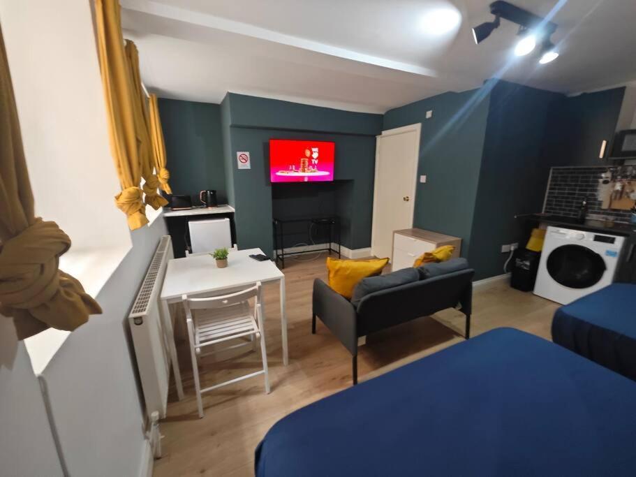 New Studio Flat In Old Street - Zone 1 Apartment London Exterior photo